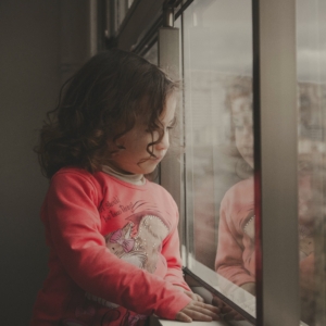Webinar Kindermishandeling bij jonge kinderen: hoe signaleer je en wat kan je doen? door Yael Meijer